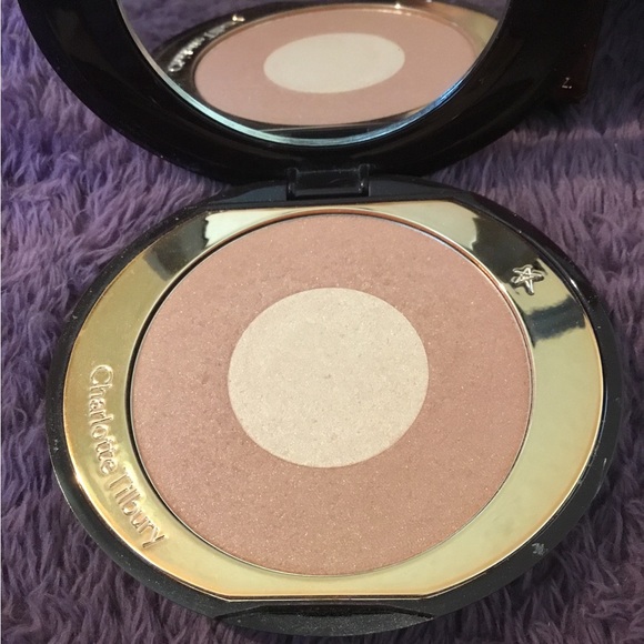 NWT Charlotte Tilbury’s Iconic Cheek To Chic Swish & Glow Blush - Pillow Talk - Picture 5 of 11
